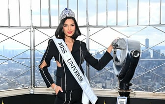 «Мисс Вселенная» не может вернуться домой. Правительство признало её врагом родины — Фото
