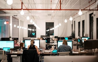 Греция теперь будет работать 6 дней в неделю, профсоюзы называют это "варварством"
