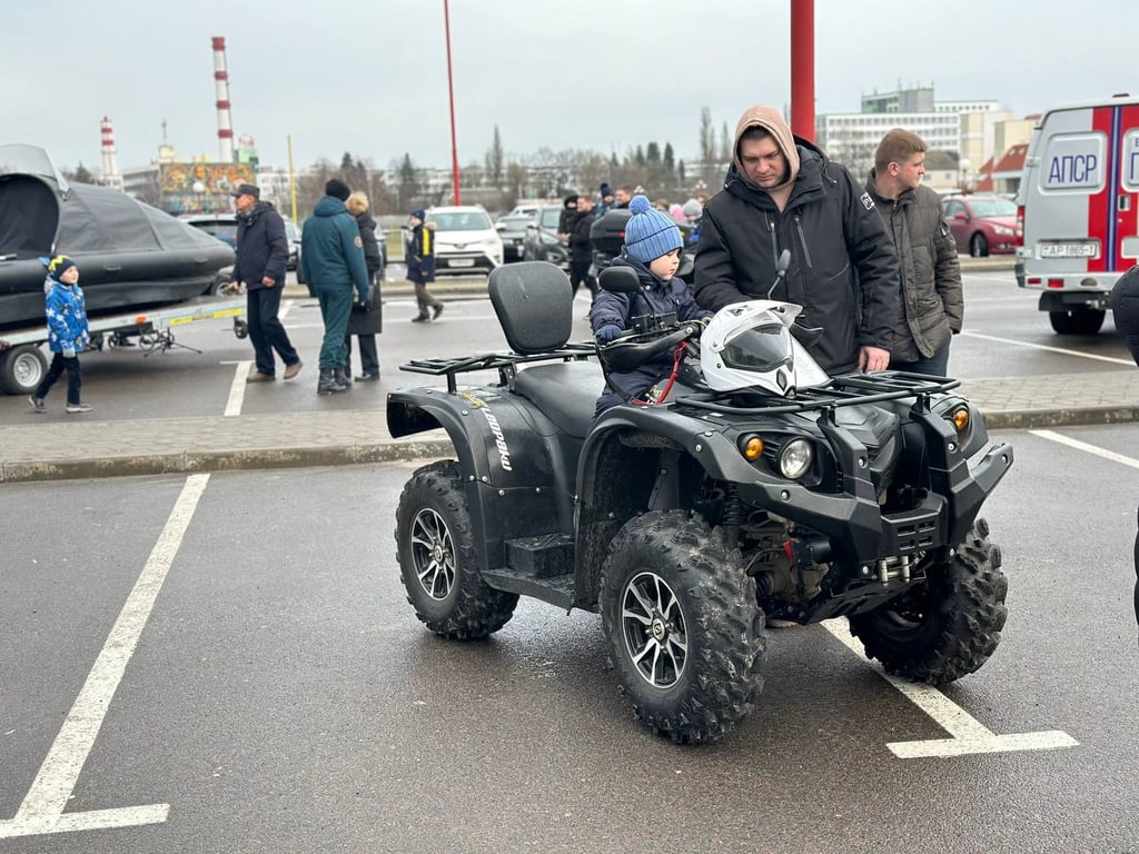 Выставка военной техники в Бресте