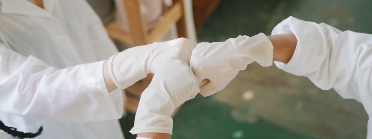 Лукашенко хочет результат полярников "руками пощупать"