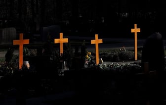 На Троицу будут дополнительные автобусы на кладбище в Коптях