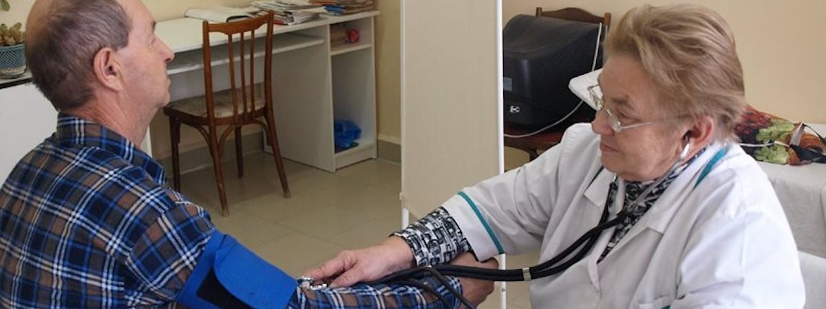 Минздрав Беларуси упростил медикам-пенсионерам возвращение в профессию. Что не нужно сдавать?