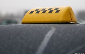 «Начались фразы, почему я не на войне». В Варшаве избили беларусского таксиста: его приняли за украинца