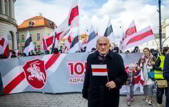 Пазьняк предлагает пригласить на Запад представителей Минска и “поговорить конкретно об освобождении политзаключенных”