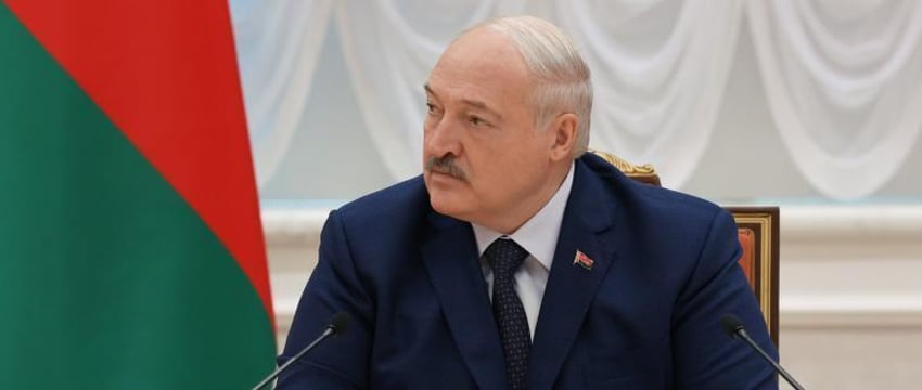 Лукашенко обвинил Запад и оппозицию в отстранении Беларуси от переговоров по Украине