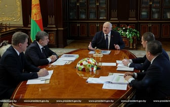 «Надо достать и положить» — Лукашенко предупредил конкурентов на выборах, чтобы были «очень аккуратными»