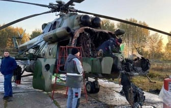 Двое подростков сожгли военный вертолет в Омской области