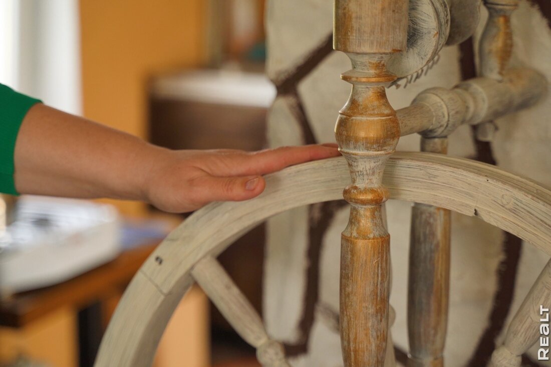 Белоруска восстанавливает родовое гнездо в глухой деревне у реки