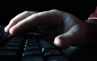 53-летний мужчина общался в интернете с 13-летним мальчиком из Бреста — что было дальше