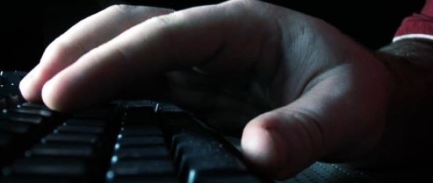 53-летний мужчина общался в интернете с 13-летним мальчиком из Бреста — что было дальше