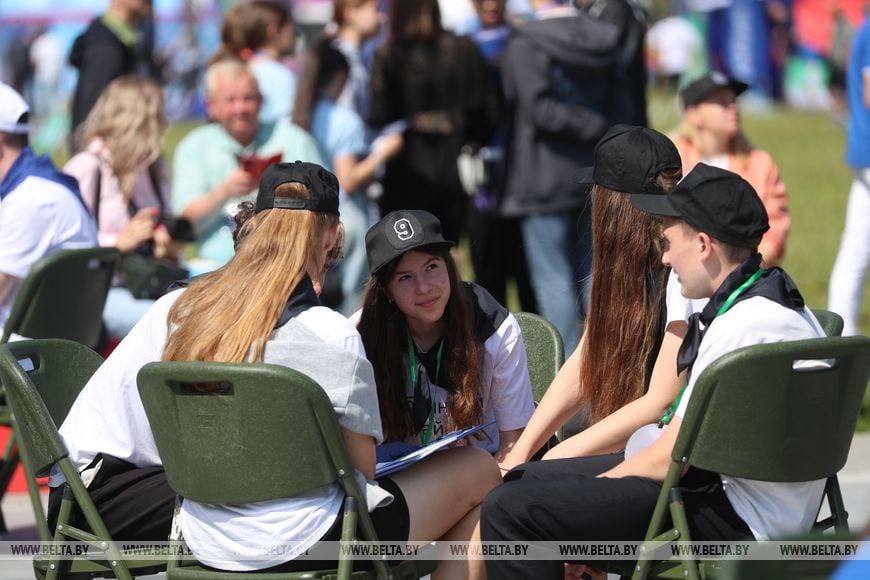 Красочный фейерверк юбилейного ХХ культурно-спортивного фестиваля «Вытокi» в Пружанах