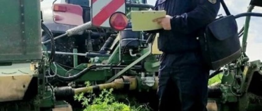 Трагедия на работе: Водитель косилки насмерть переехал коллегу