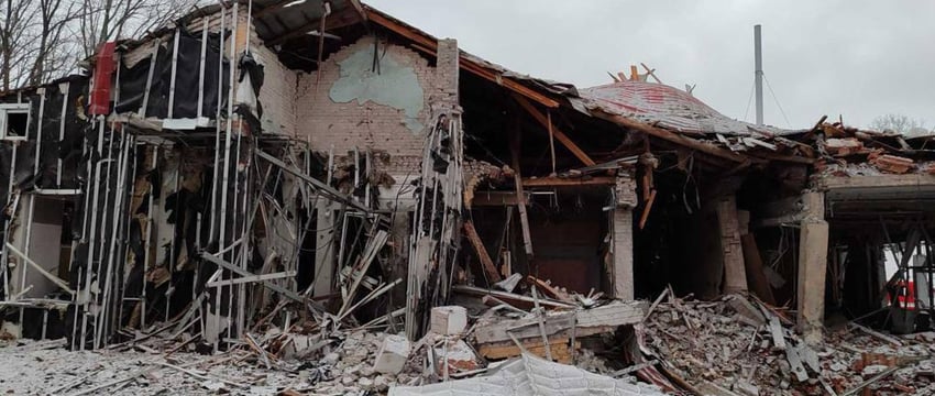 Россияне ударили ракетами С-300 по детскому центру