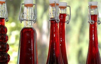 Можно ли в домашних условиях делать наливки, ответили в милиции