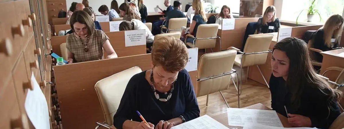 Минобразования предложило белорусским учителям пожаловаться на выполнение «несвойственных функций». На что еще?