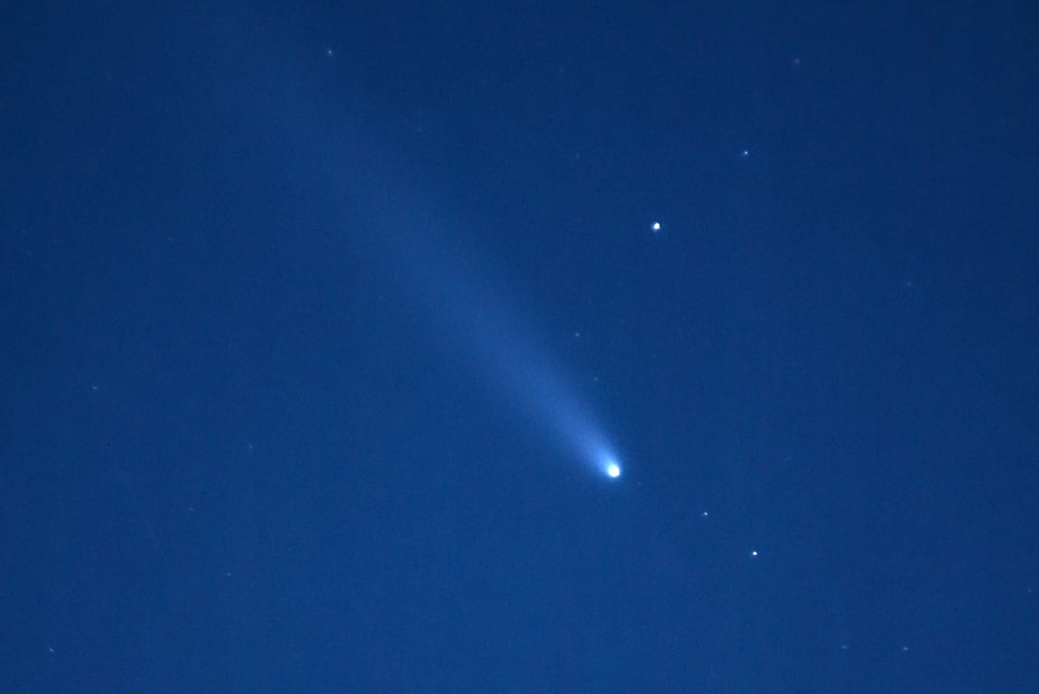 Ясные морозные ночи позволяют жителя Витебска понаблюдать за кометой C/2023 A3 (Цзыцзиньшань — ATLAS). Фото Сергея Серебро