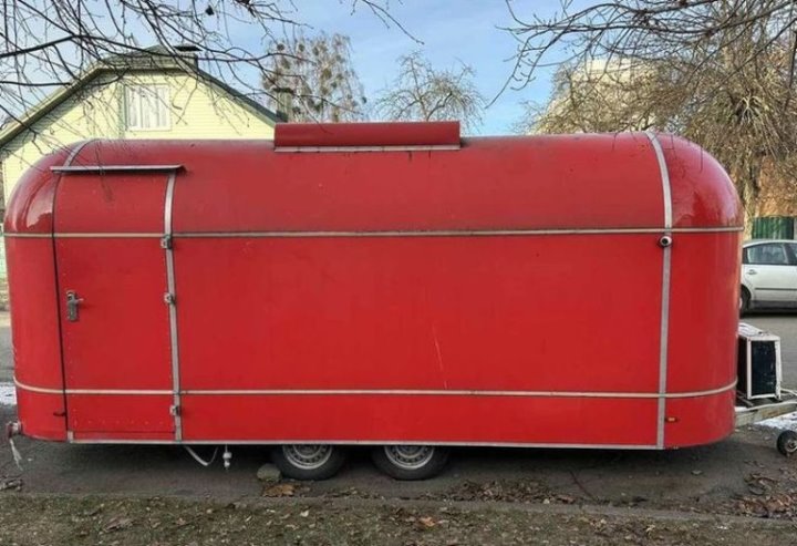 Кухню на колесах выставили на продажу в Барановичах. Сколько стоит?