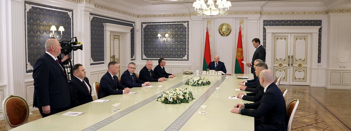 «Этого никогда не делайте» — Лукашенко предостерег новых руководителей и посоветовал «не рубить шашкой» в коллективах