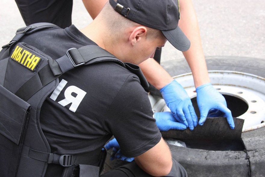 Пятерых граждан Беларуси и Польши задержали брестские сотрудники наркоконтроля и таможни