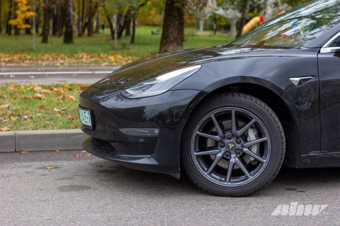 Женский взгляд на электромобиль: Людмила и ее Tesla Model 3