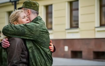 Белорусов обязали являться по SMS-повесткам в военкоматы, иначе — штраф
