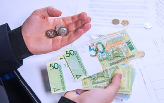 ЕАБР спрогнозировал рост зарплат белорусов. Какие 3 фактора назвали решающими?