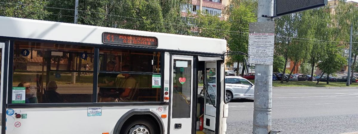 В Гродно на остановках появились электронные табло — где и какие функции они будут выполнять