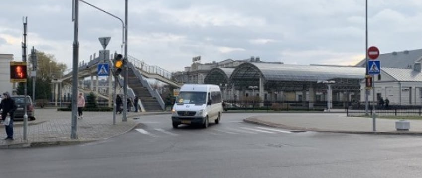 «За проезд передайте!». Что надо знать пассажиру о проезде в маршрутках
