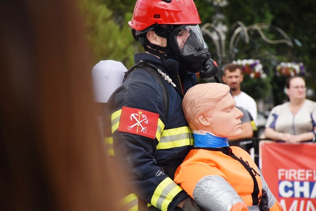 Показательные выступления МЧС в Бресте. Видео и фото