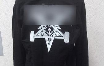 Подросток из Беларуси переплатил в два раза за неоригинальную толстовку. Получилось вернуть деньги?