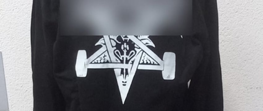 Подросток из Беларуси переплатил в два раза за неоригинальную толстовку. Получилось вернуть деньги?