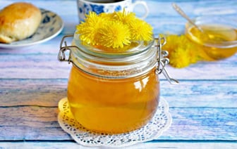 Зачем белорусам готовить мёд из одуванчиков? Нашли простой и быстрый рецепт — Полезно
