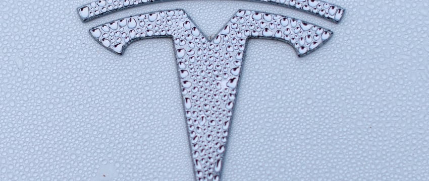 Производственные линии Tesla приостановлены из-за глобального сбоя в работе ИТ: отчет