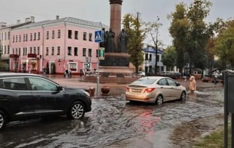Улицы Бреста превратились в реки из-за мощного ливня