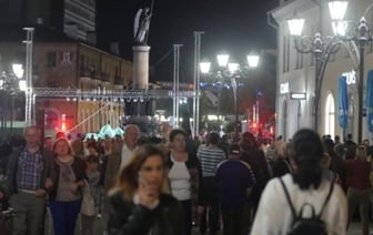 До которого часа дети могут гулять на улице одни?