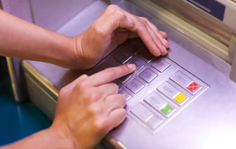 В «Беларусбанке» назвали 3 способа, как восстановить PIN-код от карты. Сколько составляет «плата за забывчивость»? — Полезно