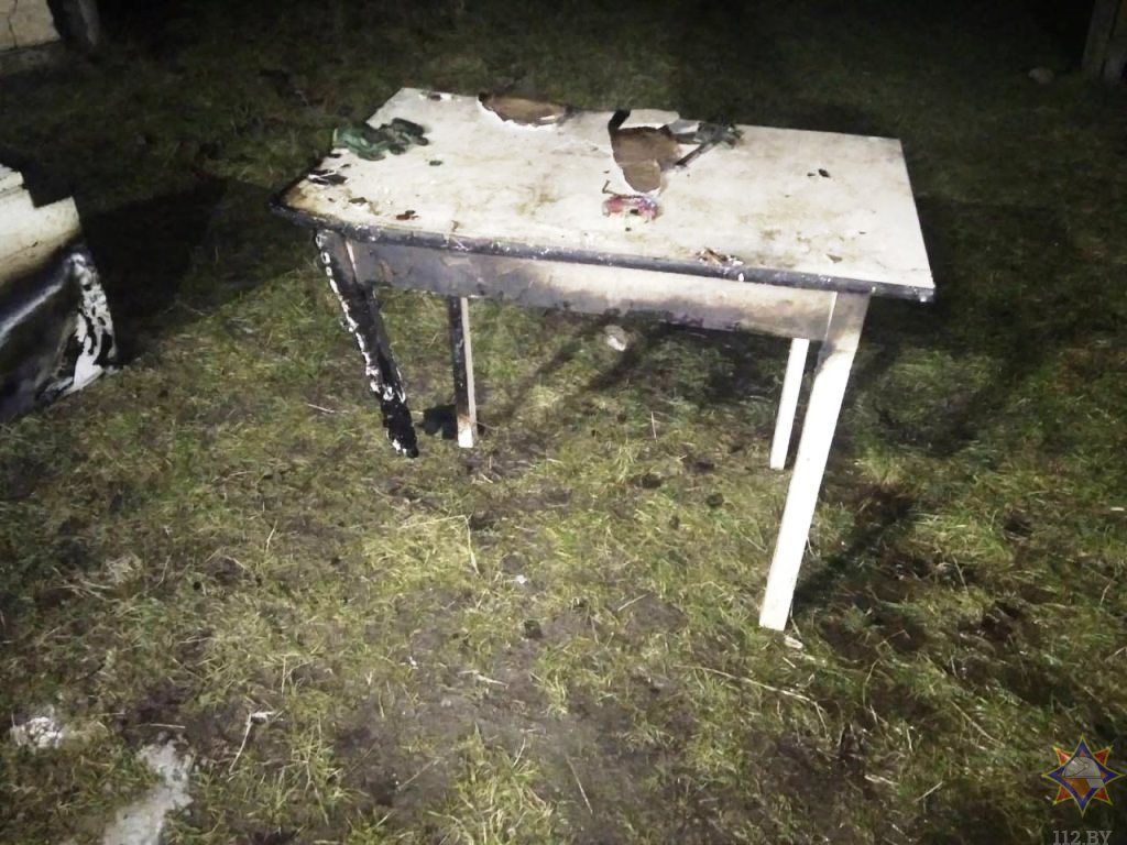 Автономный пожарный извещатель предупредил о пожаре в Каменецком районе. Работники МЧС спасли супругов-пенсионеров