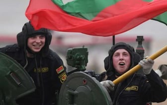 Лукашенко назвал танкистов надежным щитом от устремлений агрессоров