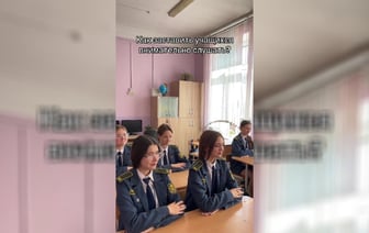 «А если промахнется?» — Учитель из Гродно показала, как «заставляет» школьников слушать на уроках — Видео