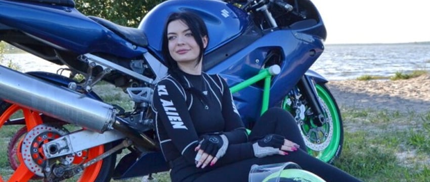 «Не изменю статус, пока не куплю спортбайк!» Жительница Брестской области о своей мечте — Suzuki GXS-R 600