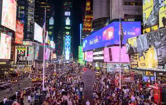 «Расскажи своей дочери». В Полоцке установили новые билборды