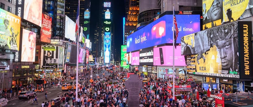 «Расскажи своей дочери». В Полоцке установили новые билборды