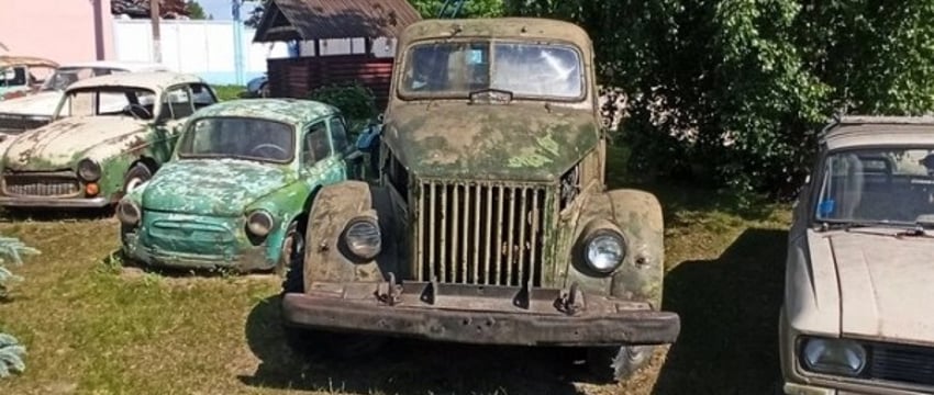 Музей «спасенных кузовов» под открытым небом есть в Дрогичине