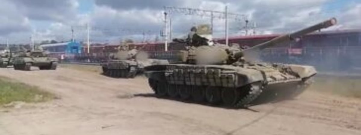 Как Лукашенко одним эшелоном военной техники, отправленным из Борисова, постращал Украину и «помог» России
