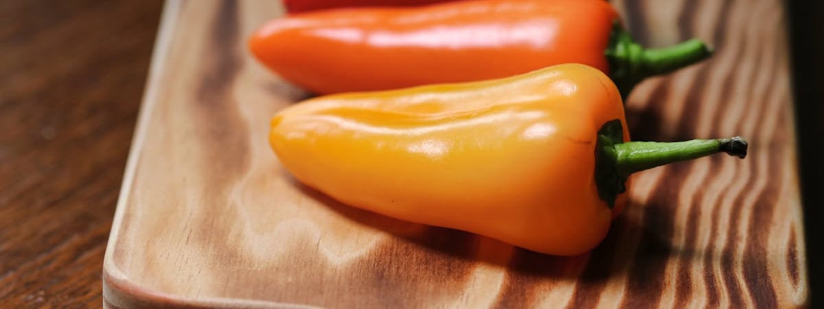 Почему перцы перестали расти и пожелтели? Эти 2 продукта помогут спасти урожай — Полезно