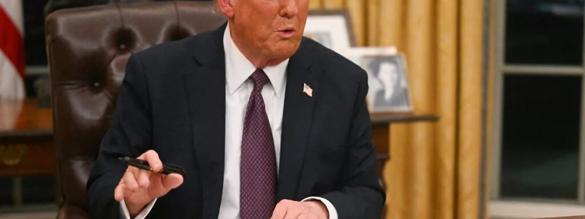 Массовое помилование, ЧС на границе с Мексикой и выход из ВОЗ. Трамп подписал с десяток указов в первый день у власти