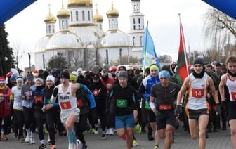 В Бресте состоялся третий новогодний забег — фото и видеорепортаж
