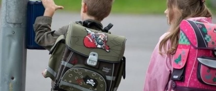 Как семьям получить помощь к новому учебному году? Ответ Минтруда