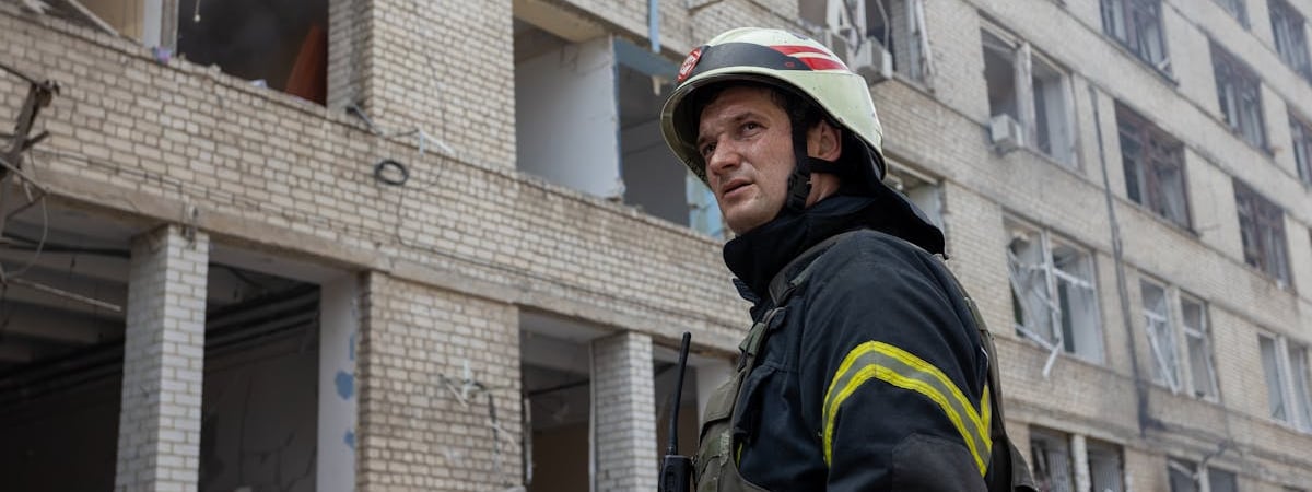 Россия и Украина обвиняют друг друга в пожаре на Запорожской АЭС