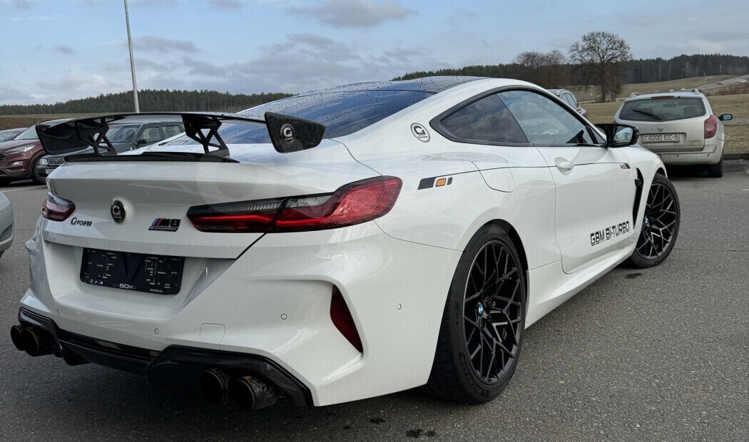 В Беларуси продают эксклюзивный BMW M8. Сколько просят за авто?